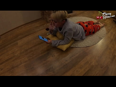 ❤️ 瘋狂的金發女郎吸吮巨大的雞巴並在上面彈跳 - 肛交 ❌ 性愛視頻 在 zh-tw.mouthporn.ru ️❤